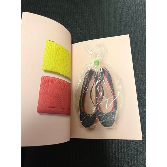 CELINE ACCESSORIES LOOKBOOK catalog 2010 - Picture 5 of 5